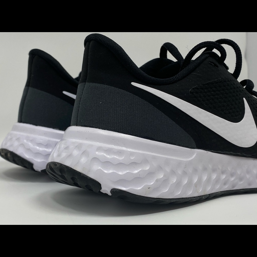 BRAND NEW Nike Revolution
